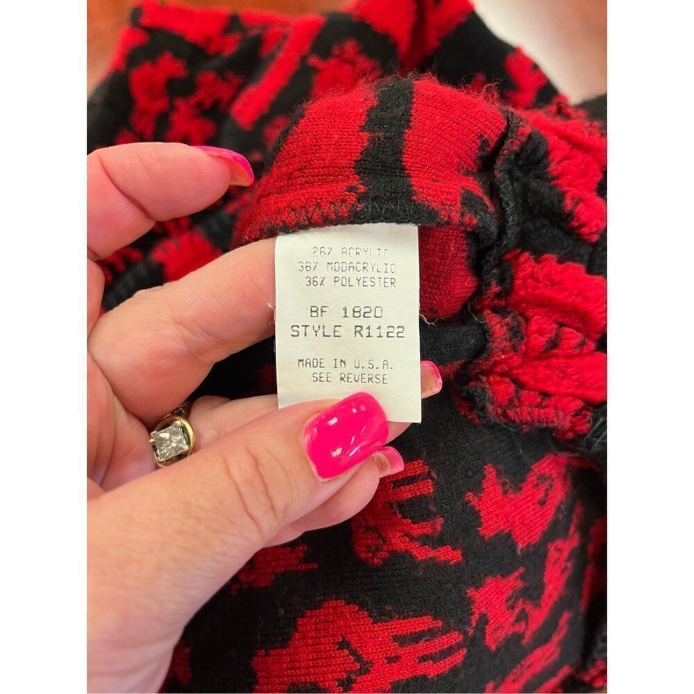 Barn Fly Red & Black Bear Pattern Button Up Sweater Vest sz L EUC - Picture 6 of 7